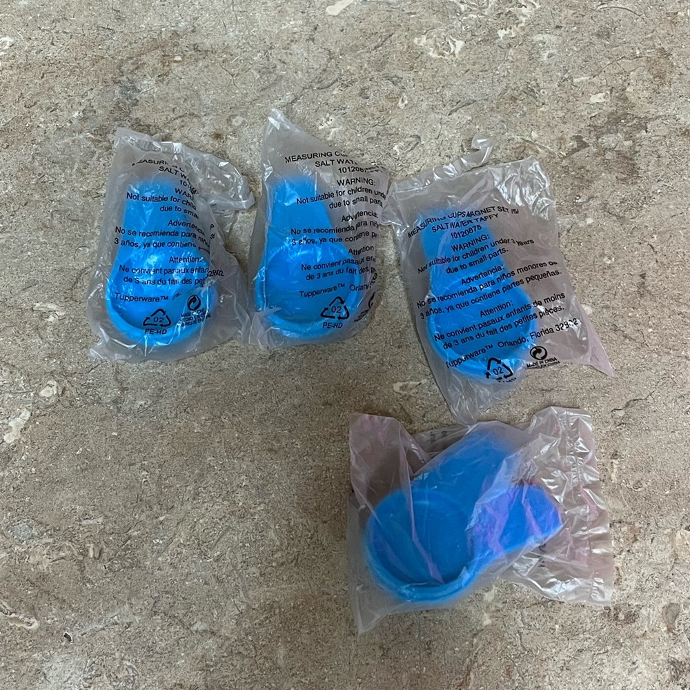 Tupperware magnetic measuring spoons